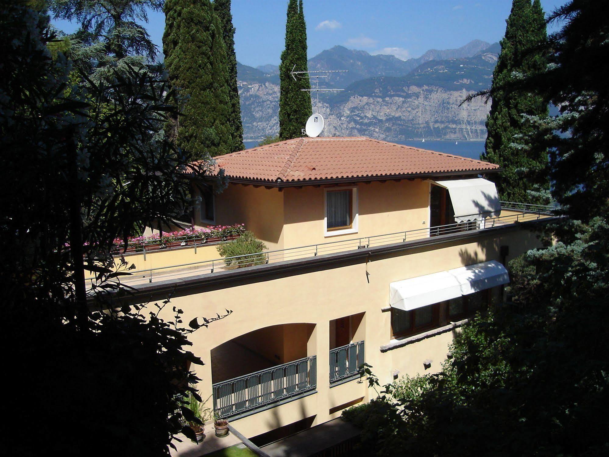 Villa Sopri มัลเชซิเน ภายนอก รูปภาพ
