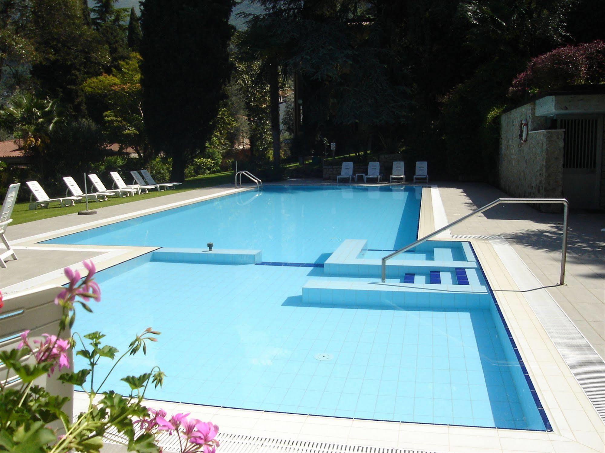 Villa Sopri มัลเชซิเน ภายนอก รูปภาพ