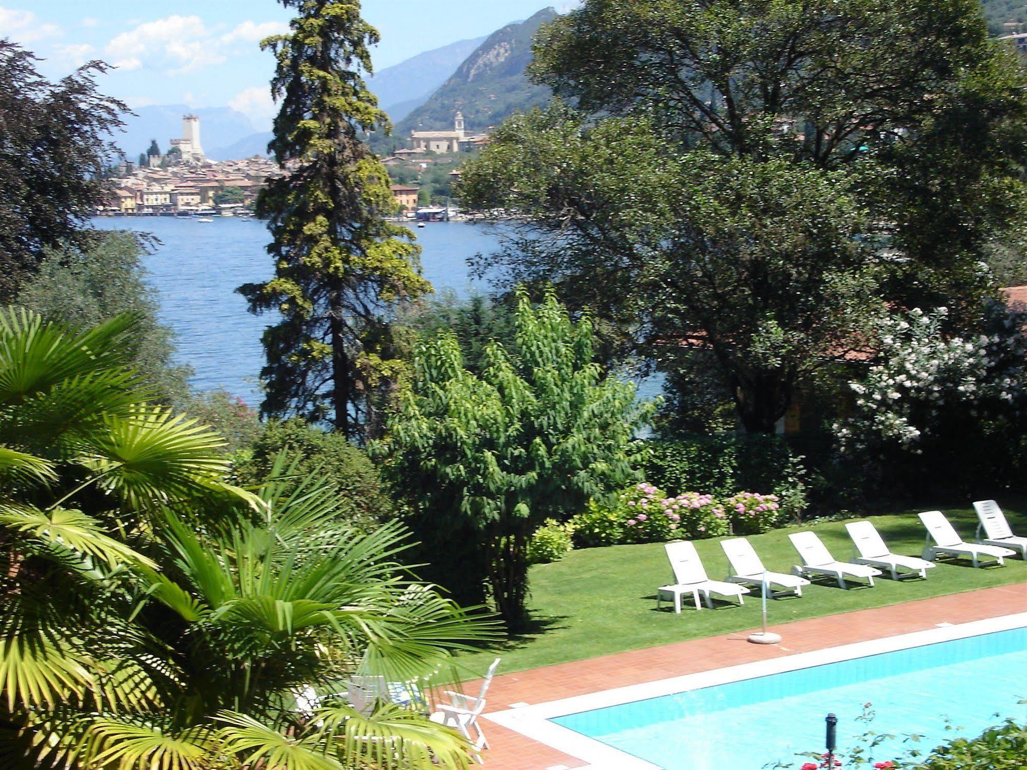 Villa Sopri มัลเชซิเน ภายนอก รูปภาพ
