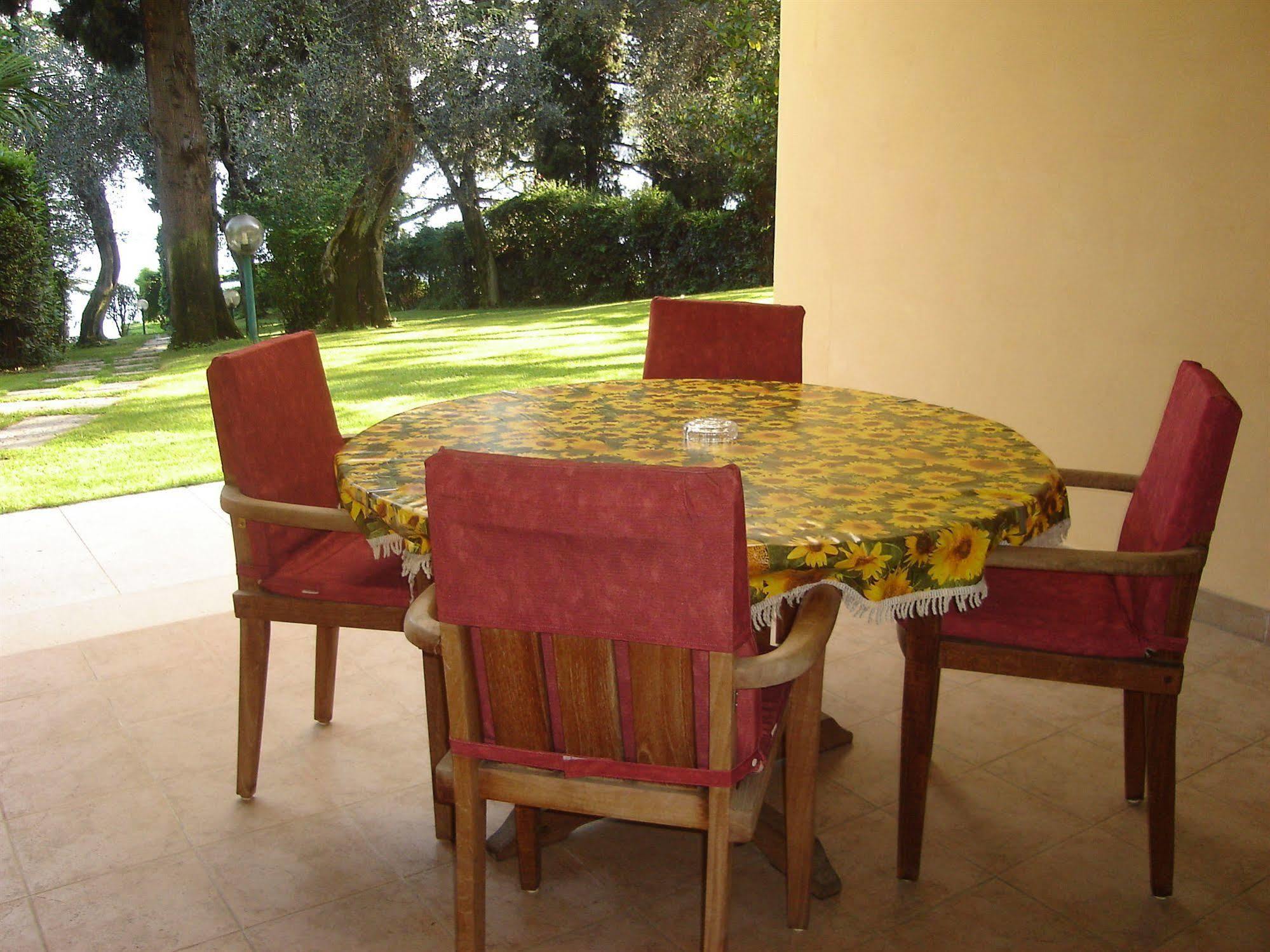 Villa Sopri มัลเชซิเน ภายนอก รูปภาพ